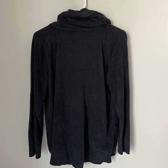Barefoot Dreams Black Cowl Neck Sweater Size Medium - Picture 6 of 7